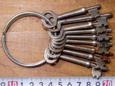 画像2: Early 1900's "Lot of 9" Skeleton-Keys w/RING