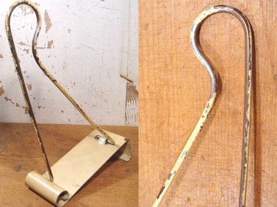 画像2: 1940-50's "Shabby" Over the Door Clothes＆Bag Hanger Rack