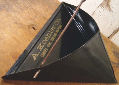 画像1: 1930-40's "Advertising" Black Dust pan