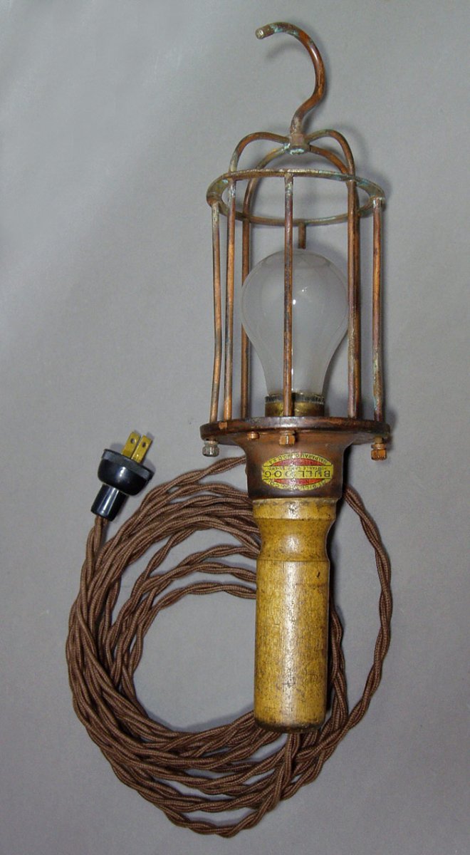 画像1: 1920's "Wood Handle" Trouble Light (1)