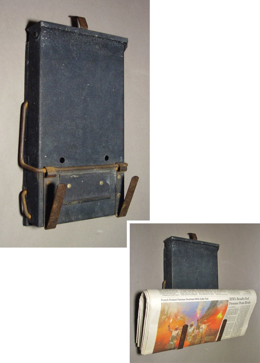 画像1: 1940's Steel Wall Mount MAIL Box (1)