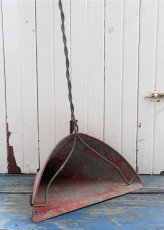 画像1: 1930's Long Handle "Shabby" Dust Pan (1)