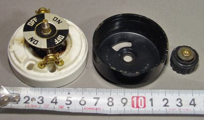 画像3: 1910-30's "Porcelain Base" Black Bakelite-cover Turn Switch