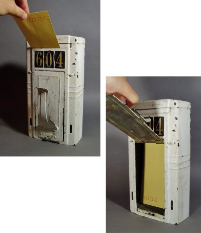 画像1: 1930-40's "SHABBY" Brass Wall Mount Mail Box