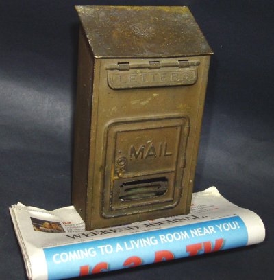 画像1: 1920-30's "CORBIN LOCK CO." Brass Wall Mount Mail Box