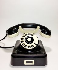 画像1: - 実働品 - German Bakelite Telephone【Black】 (1)