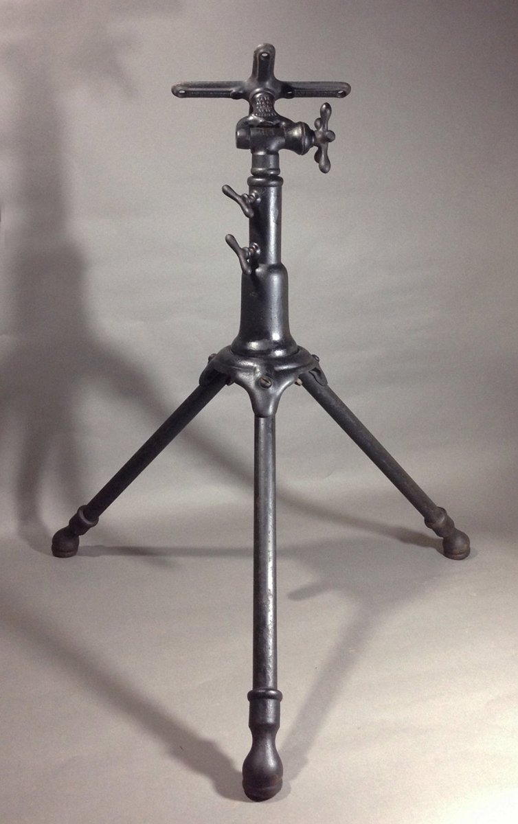 画像2: 1910's "Cast Iron" Adjustable Drafting Table Base (2)