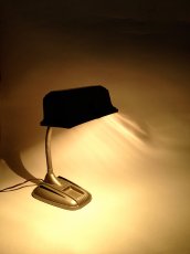 画像2: 1930's Art Deco "Banker" Desk Lamp  (2)