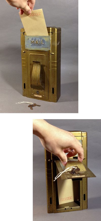 画像1: 1930-40's "STREAMLINE" Wall Mount Mail Box w/ Keys