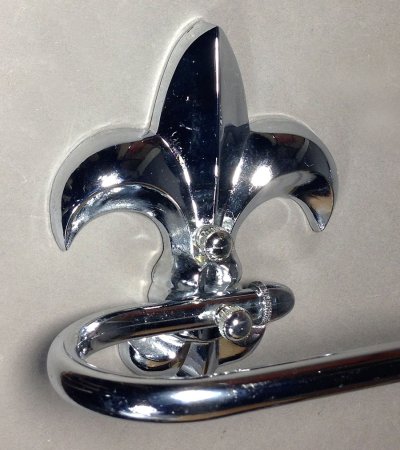 画像1: 1950-60's "Fleur de lis" Chrome Steel Towel Bar