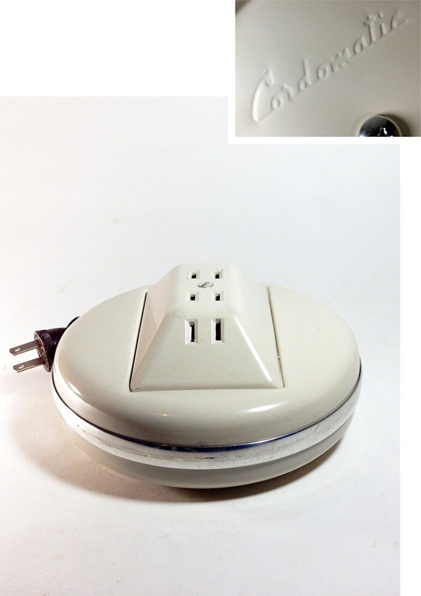 画像1: 1950-60's "Cordomatic" 4-Outlet Cord Reel (1)