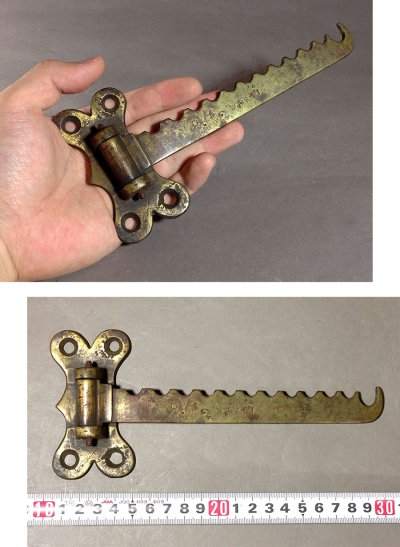 画像3: 1900's Heavy Solid Brass Wall Clothes Hanger