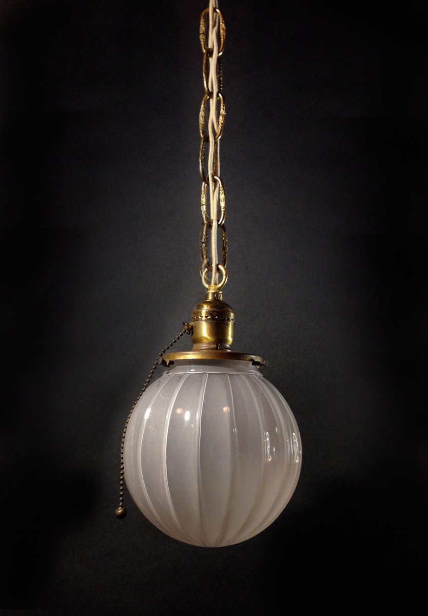 画像1: 1910-20's "Globe" Chain Pendant Lamp (1)