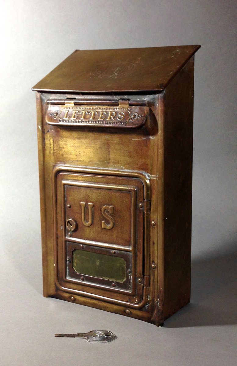 画像1: 1920-30's "CORBIN LOCK CO." Brass Wall Mount Mail Box (1)