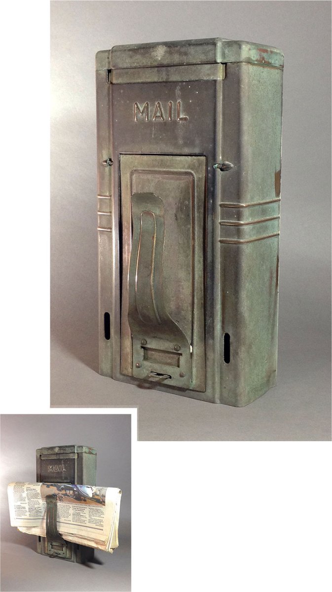 画像1: 1930-40's "SHABBY" Wall Mount Mail Box (1)