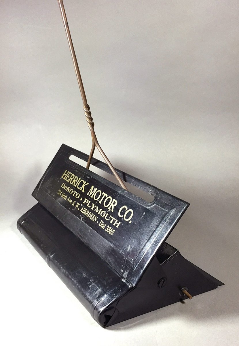 画像1:  1930-40's "HERRICK MOTOR CO." Advertising Dust Pan  (1)