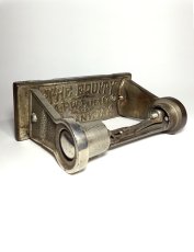 画像1: 1900-1910's "A.P.W PAPER CO. N.Y." Iron Toilet Paper Holder (1)