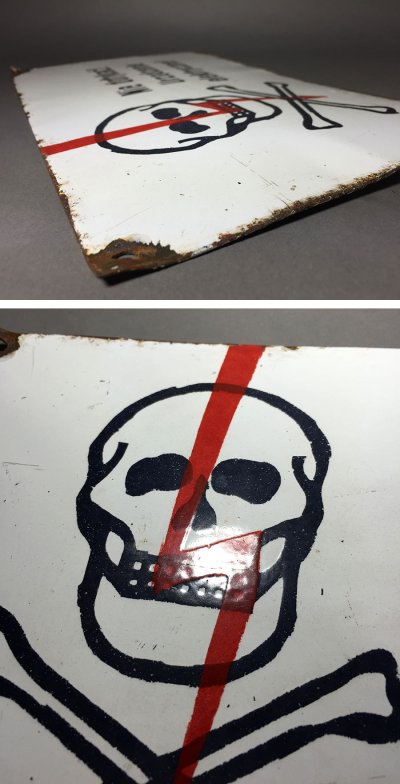 画像1: 1950-60's Enameled "SkuLL & Crossbone" Sign【大きめ】