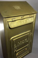 画像3: 1920-30's "CORBIN LOCK CO." Brass Wall Mount Mail Box【Mint Condition】 (3)