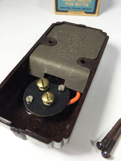 画像1: 1930-40's Art-Deco "STREAMLINE" Bakelite Bell Switch【DEAD-STOCK】