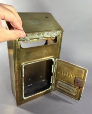 画像8: 1920-30's "CORBIN LOCK CO." Brass Wall Mount Mail Box (8)