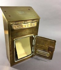 画像7: 1920-30's "CORBIN LOCK CO." Brass Wall Mount Mail Box (7)