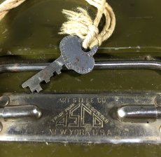 画像3: 1940-50's "ASCO NEW YORK" Steel Safety Box with Key (3)