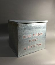 画像1: 1950-80's "Blue Ribbon Dairy" Milk Box (1)