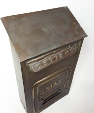 画像3: 1920-30's "CORBIN LOCK CO." Brass Wall Mount Mail Box (3)
