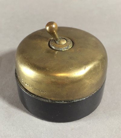 画像1: 1920-30's "Brass＆Porcelain" Toggle Switch