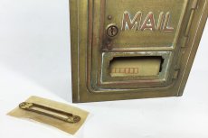 画像7: 1920-30's "CORBIN LOCK CO." Brass Wall Mount Mail Box (7)