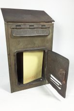 画像6: 1920-30's "CORBIN LOCK CO." Brass Wall Mount Mail Box (6)