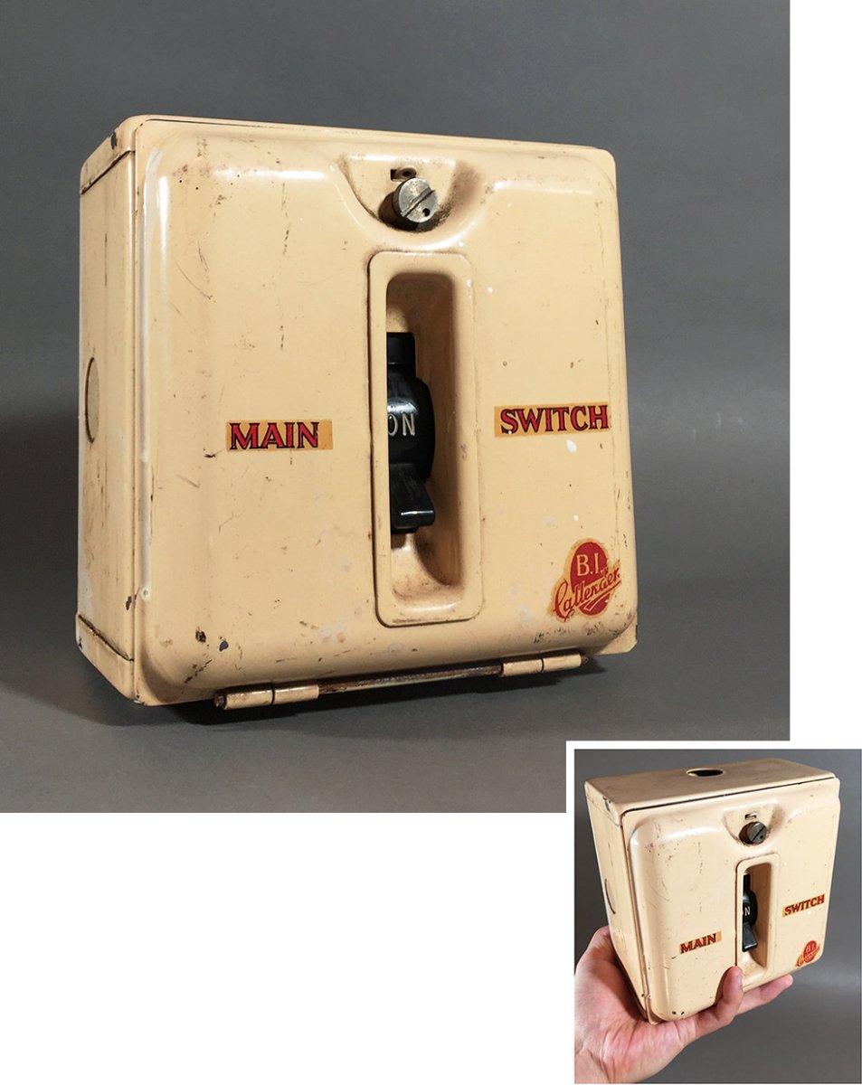 画像1: 【ちょ〜特大 !! です。】 1950-60's Wall Mount Switch Box (1)