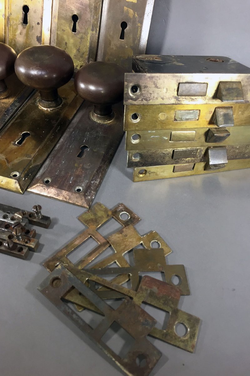 画像4: 1910-30's Steel Doorknob "ほぼ COMPLETE" 5-set (4)