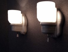 画像2: 1930-40's "2-way" Porcelain Bathroom Lamp【PAIR】 (2)