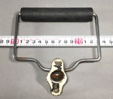 画像5:  1920-30's "Solid Steel Frame" Toilet Paper Holder (5)