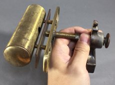 画像7: Around-1900's "Non-Electric" Brass Door Chime w/ Name Plate Holder (7)