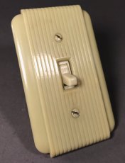 画像1: 1940-50's "Art Deco" Bakelite Switch (1)