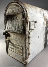 画像2: PAT.1899 "Shabby" Cast Iron U.S.MAIL BOX 【壁付け可能】 (2)