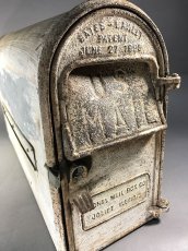 画像6: PAT.1899 "Shabby" Cast Iron U.S.MAIL BOX 【壁付け可能】 (6)