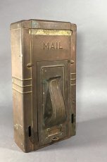 画像1: 1930-40's "STREAMLINE" Brass Wall Mount Mail Box (1)