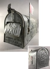 画像1: Early 1920's "Galvanized Steel " RURAL U.S. MAILBOX (1)