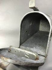 画像4: Early 1920's "Galvanized Steel " RURAL U.S. MAILBOX (4)