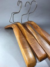 画像2: 1900'-20s "VERY THICK !!"  Solid Wood Hangers 4-set (2)