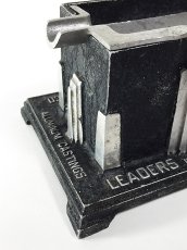 画像7: 1920-30's Art Deco "SKYSCRAPER" Cast Aluminum Ashtray 【Mint Condition】 (7)