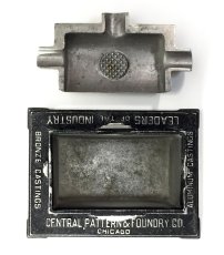 画像13: 1920-30's Art Deco "SKYSCRAPER" Cast Aluminum Ashtray 【Mint Condition】 (13)