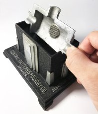 画像7: 1920-30's Art Deco "SKYSCRAPER" Cast Aluminum Ashtray 【超・Mint Condition】 (7)