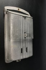 画像1: 1940's "STREAMLINE" Cast Aluminum Wall Mount Mail Box (1)