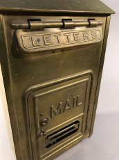 画像7: 1920-30's "CORBIN LOCK CO." Brass Wall Mount Mail Box (7)