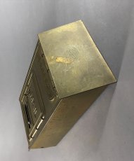 画像4: 1920-30's "CORBIN LOCK CO." Brass Wall Mount Mail Box (4)